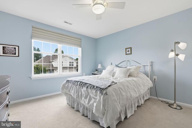 17 LADY SLIPPER LN, Langhorne, PA 19047