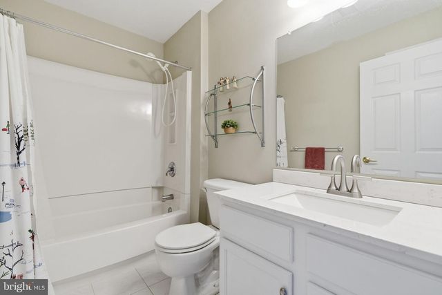 17 LADY SLIPPER LN, Langhorne, PA 19047