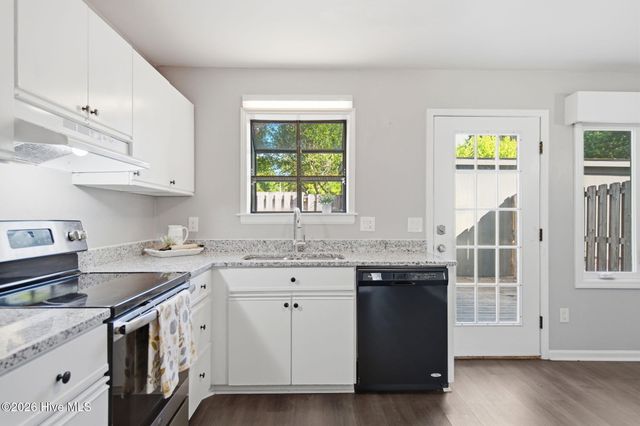 532 Cobblestone Drive, Wilmington, NC 28405