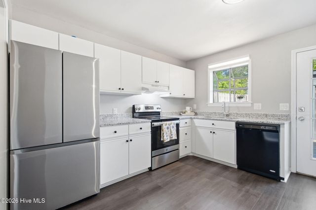 532 Cobblestone Drive, Wilmington, NC 28405