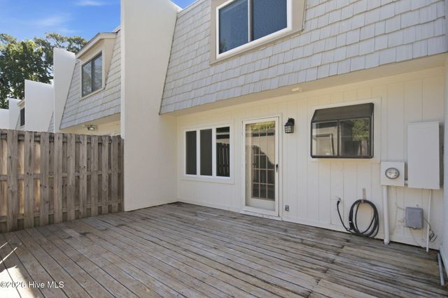 532 Cobblestone Drive, Wilmington, NC 28405