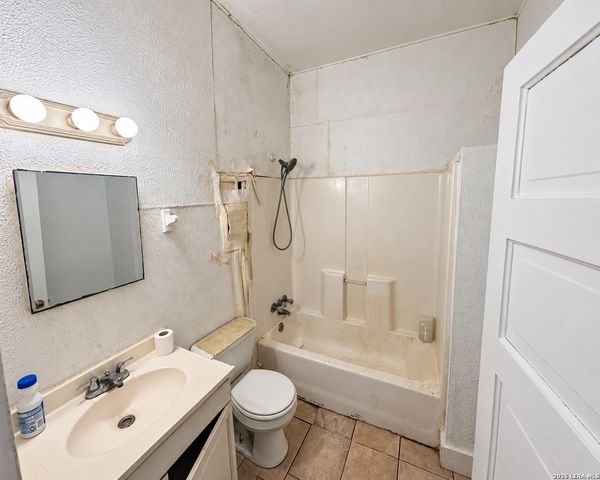340 HALLIDAY AVE, San Antonio, TX 78210