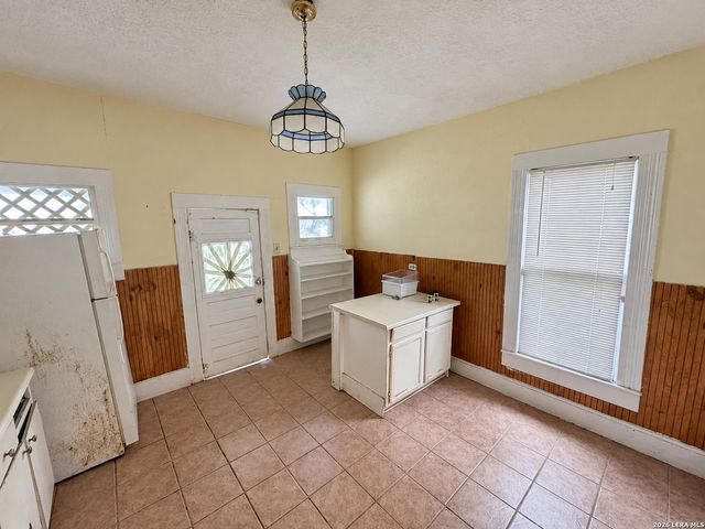 340 HALLIDAY AVE, San Antonio, TX 78210