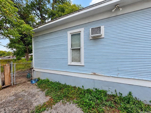 340 HALLIDAY AVE, San Antonio, TX 78210