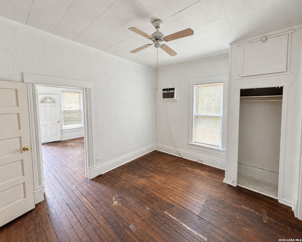 340 HALLIDAY AVE, San Antonio, TX 78210