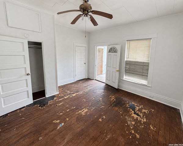 340 HALLIDAY AVE, San Antonio, TX 78210