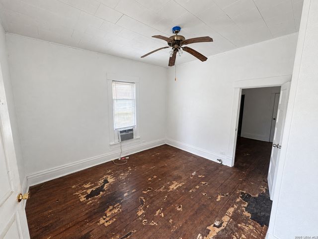 340 HALLIDAY AVE, San Antonio, TX 78210