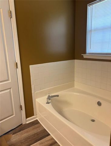 664 Rosewood Circle, Jonesboro, GA 30238