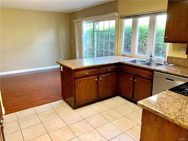 6718 Shoup, Woodland Hills (los Angeles), CA 91307