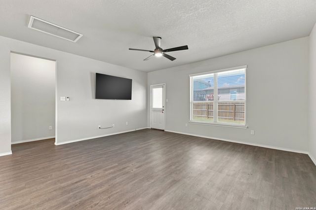 1006 Terlan Dr, New Braunfels, TX 78130