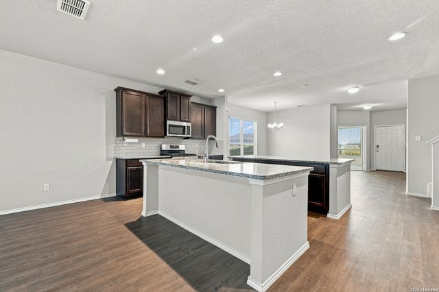 1006 Terlan Dr, New Braunfels, TX 78130