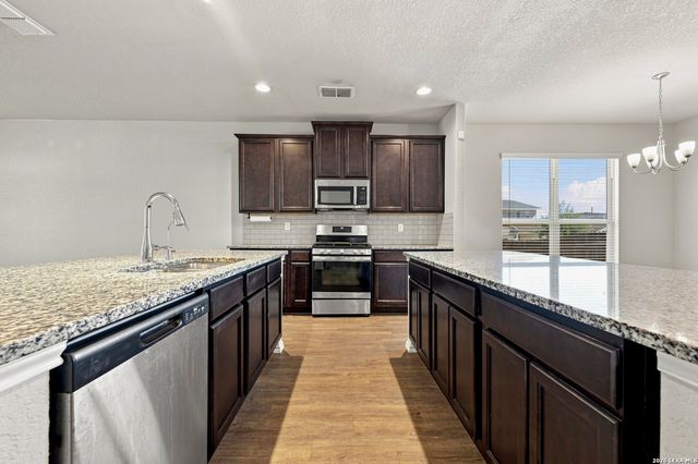 1006 Terlan Dr, New Braunfels, TX 78130