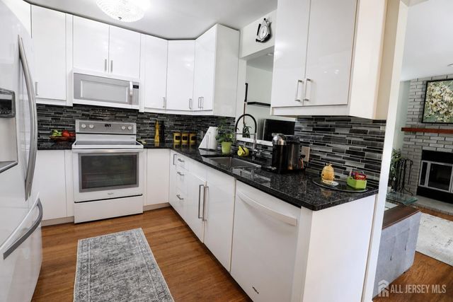 17 Wilson Court, East Brunswick, NJ 08816