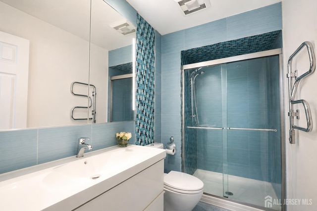 17 Wilson Court, East Brunswick, NJ 08816