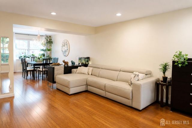 17 Wilson Court, East Brunswick, NJ 08816
