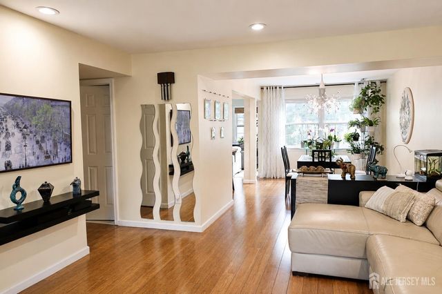 17 Wilson Court, East Brunswick, NJ 08816