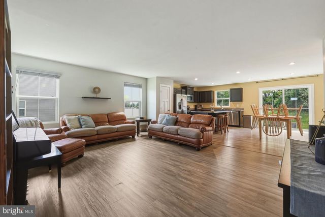 43 ELSTOW WAY, Martinsburg, WV 25405