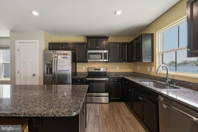 43 ELSTOW WAY, Martinsburg, WV 25405