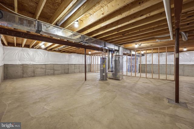 43 ELSTOW WAY, Martinsburg, WV 25405