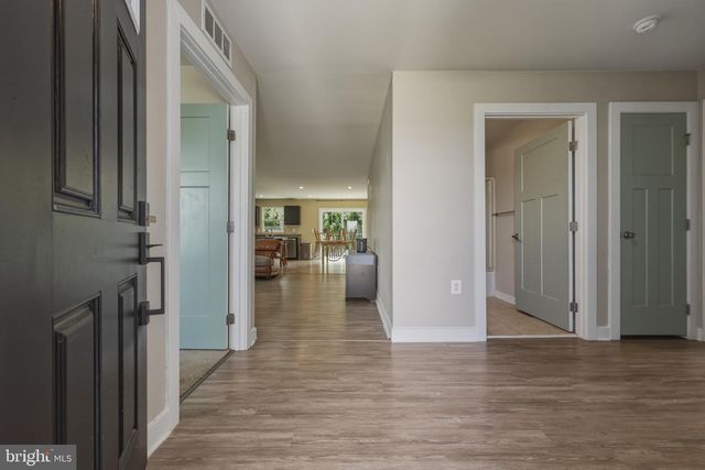 43 ELSTOW WAY, Martinsburg, WV 25405