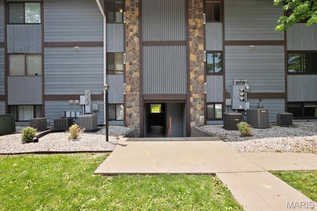 1733 Gascony Parc Drive 1733, Lake St Louis, MO 63367