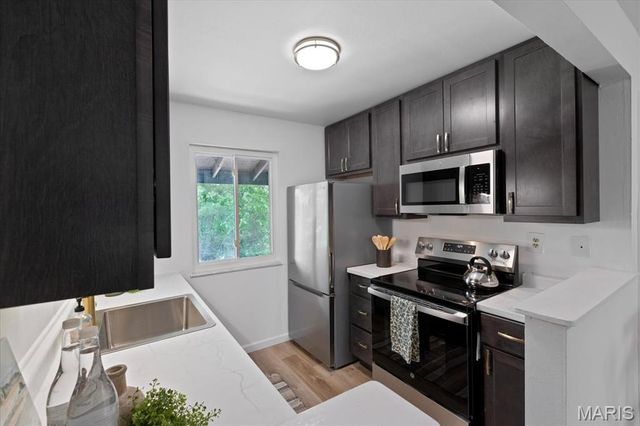 1733 Gascony Parc Drive 1733, Lake St Louis, MO 63367