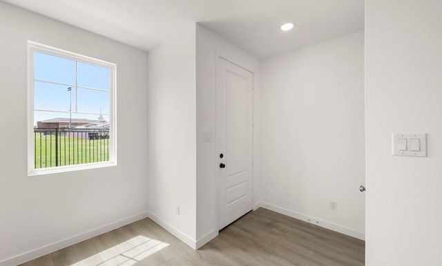 5717 Lakeview Drive, Watauga, TX 76148