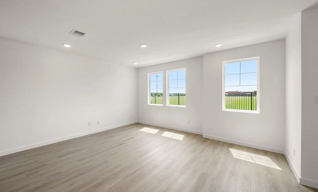 5717 Lakeview Drive, Watauga, TX 76148