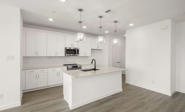 5717 Lakeview Drive, Watauga, TX 76148