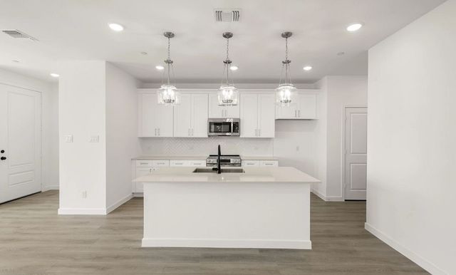 5717 Lakeview Drive, Watauga, TX 76148