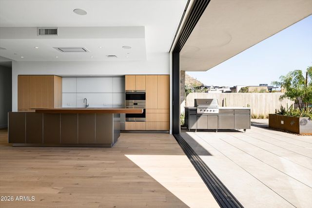 4849 N Camelback Ridge Road B104, Scottsdale, AZ 85251