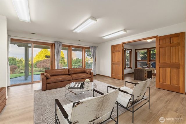 1928 Dumas Circle NE, Tacoma, WA 98422