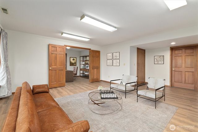 1928 Dumas Circle NE, Tacoma, WA 98422