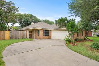 317 Sea Gate Dr, Portland, TX 78374