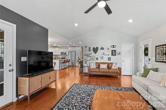 27 Pounding Mill Road, Hendersonville, NC 28792