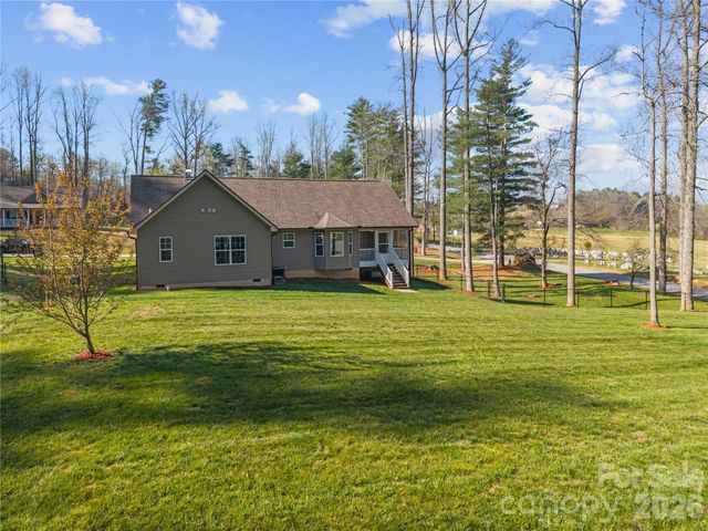 27 Pounding Mill Road, Hendersonville, NC 28792
