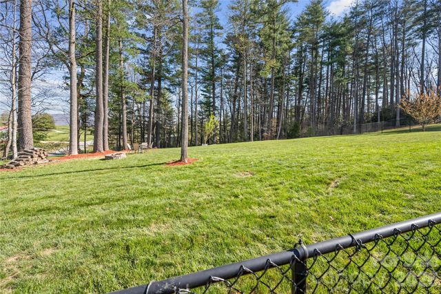 27 Pounding Mill Road, Hendersonville, NC 28792