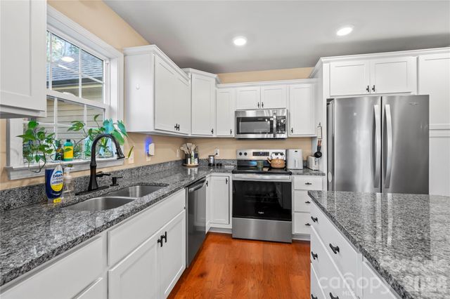 27 Pounding Mill Road, Hendersonville, NC 28792