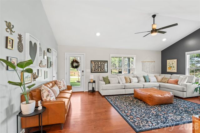 27 Pounding Mill Road, Hendersonville, NC 28792