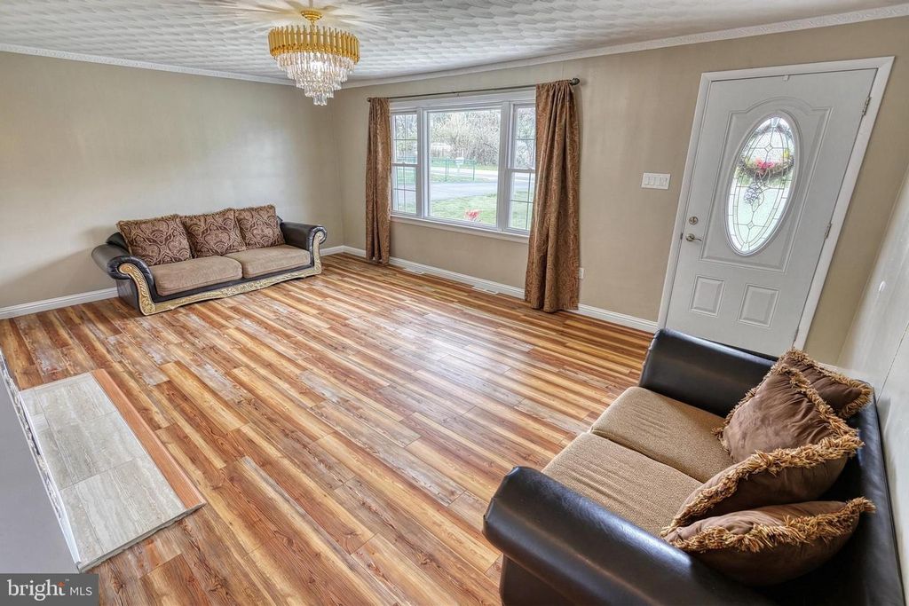 Image 11 of property listing at 1312 WHITEFORD RD, York, PA 17402