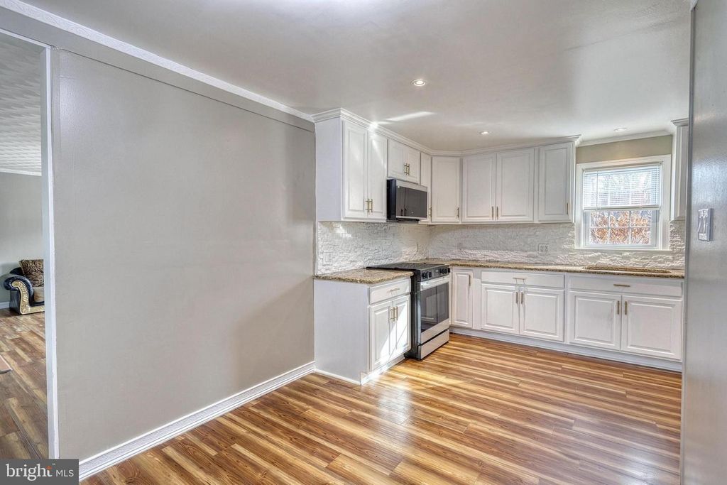 Image 15 of property listing at 1312 WHITEFORD RD, York, PA 17402