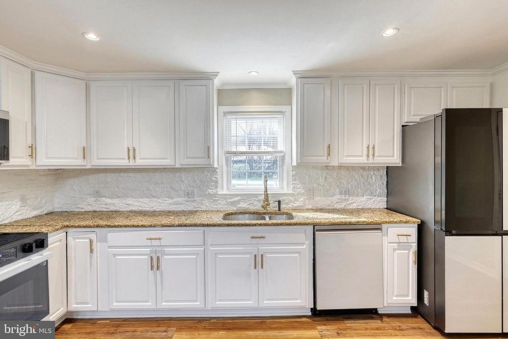 Image 16 of property listing at 1312 WHITEFORD RD, York, PA 17402