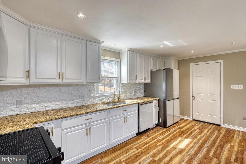 Image 19 of property listing at 1312 WHITEFORD RD, York, PA 17402