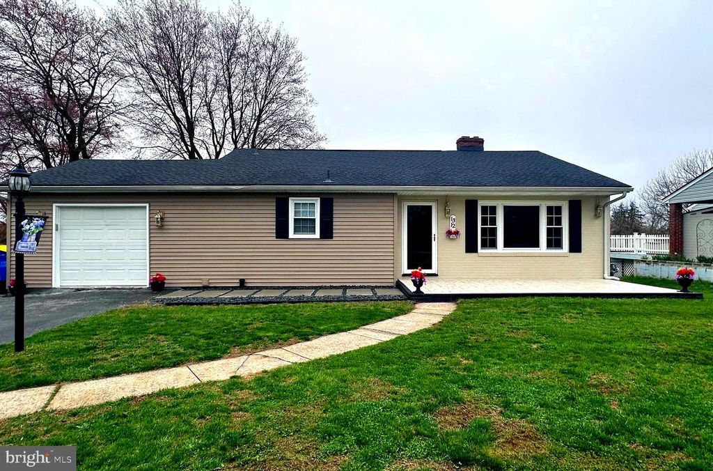 Image 4 of property listing at 1312 WHITEFORD RD, York, PA 17402