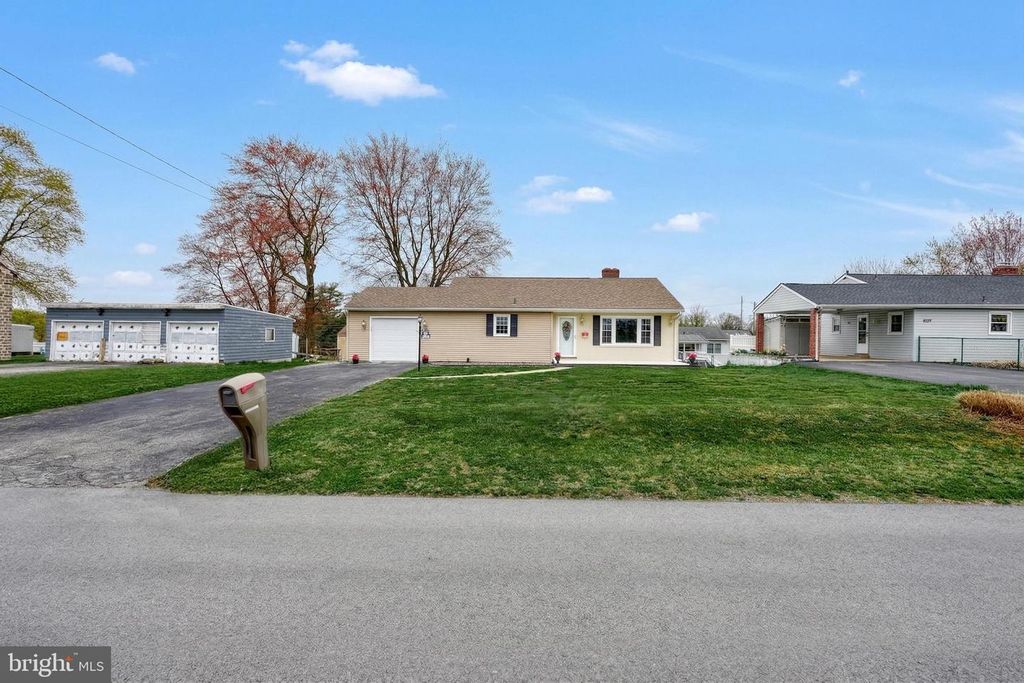 Image 6 of property listing at 1312 WHITEFORD RD, York, PA 17402