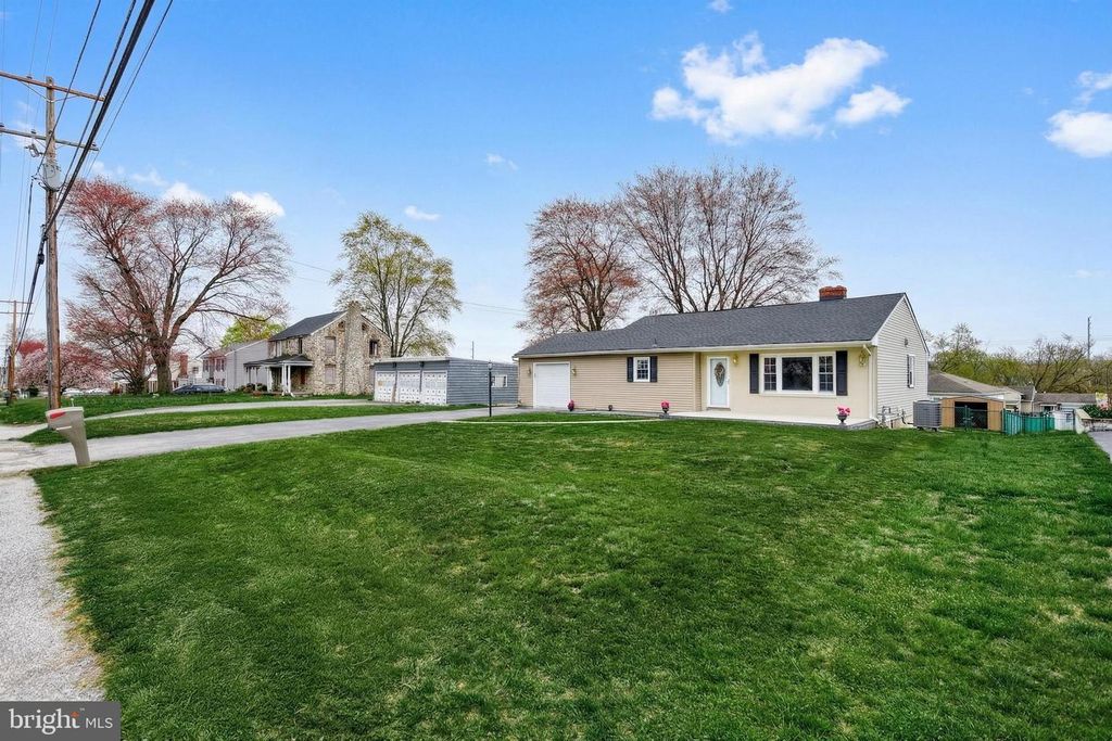 Image 7 of property listing at 1312 WHITEFORD RD, York, PA 17402