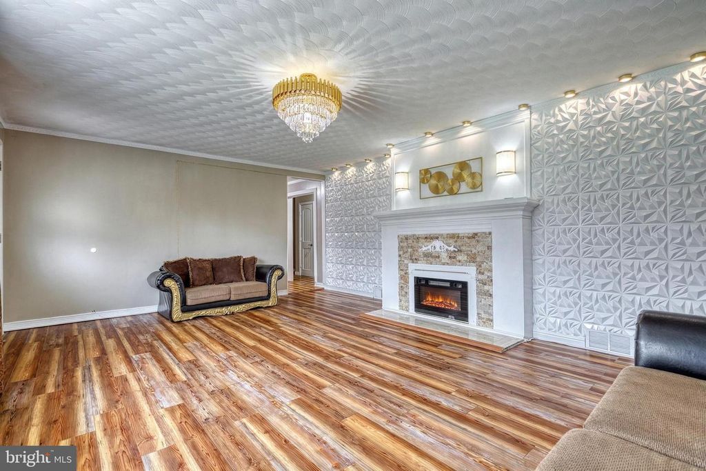 Image 9 of property listing at 1312 WHITEFORD RD, York, PA 17402