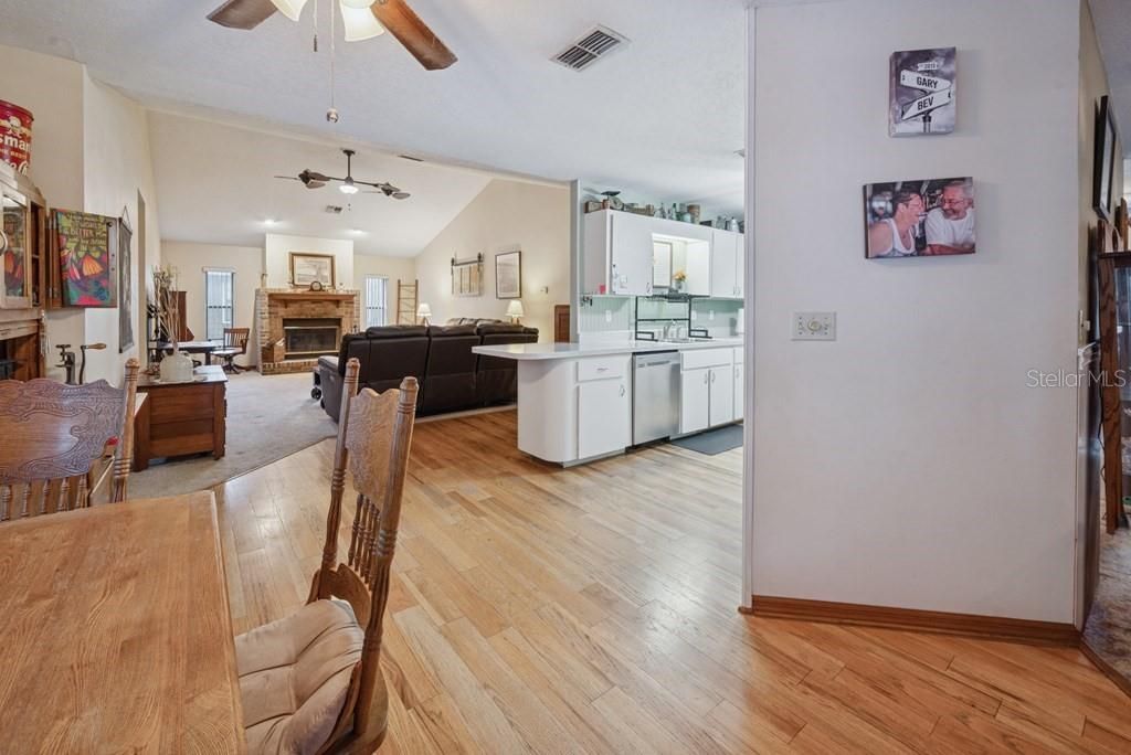 Image 11 of property listing at 725 SE 56TH AVENUE, Ocala, FL 34480