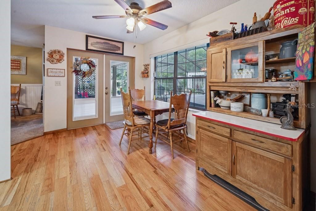 Image 12 of property listing at 725 SE 56TH AVENUE, Ocala, FL 34480