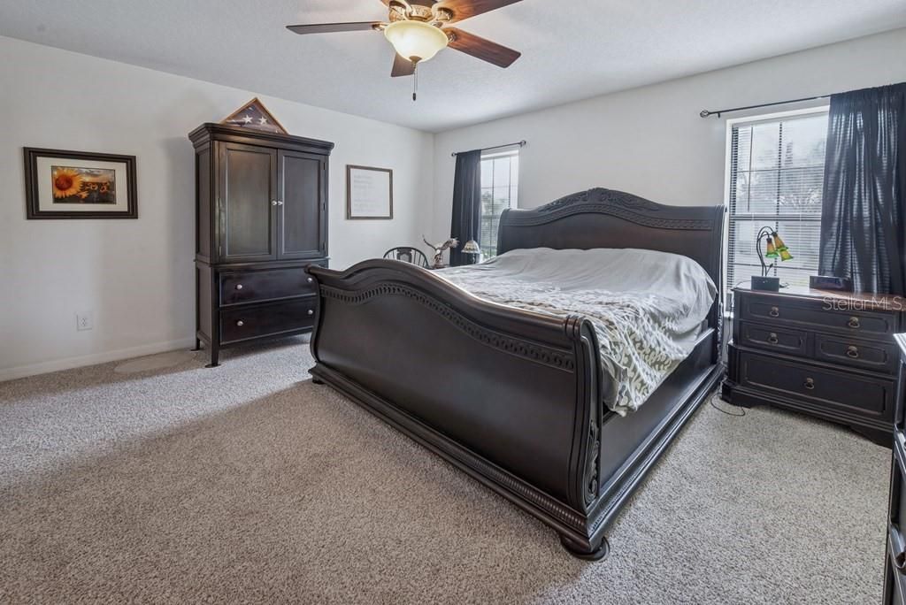 Image 19 of property listing at 725 SE 56TH AVENUE, Ocala, FL 34480